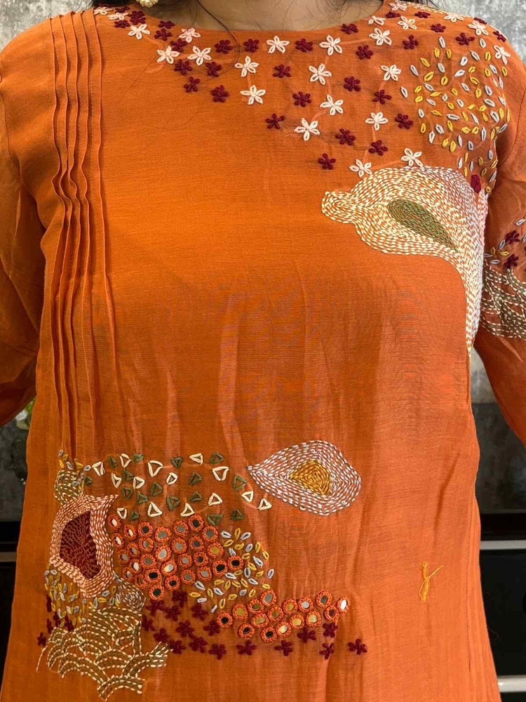 pure-banaras-mul-chanderi-hand-embroidered-pant-set-rust-2
