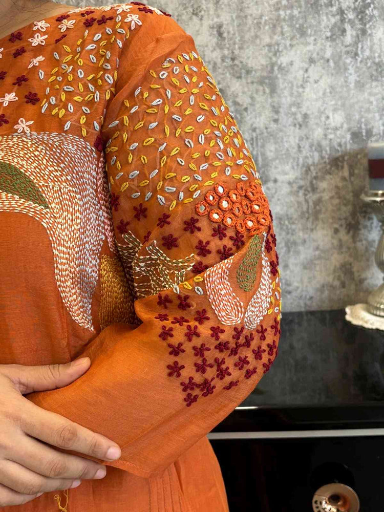 pure-banaras-mul-chanderi-hand-embroidered-pant-set-rust-3