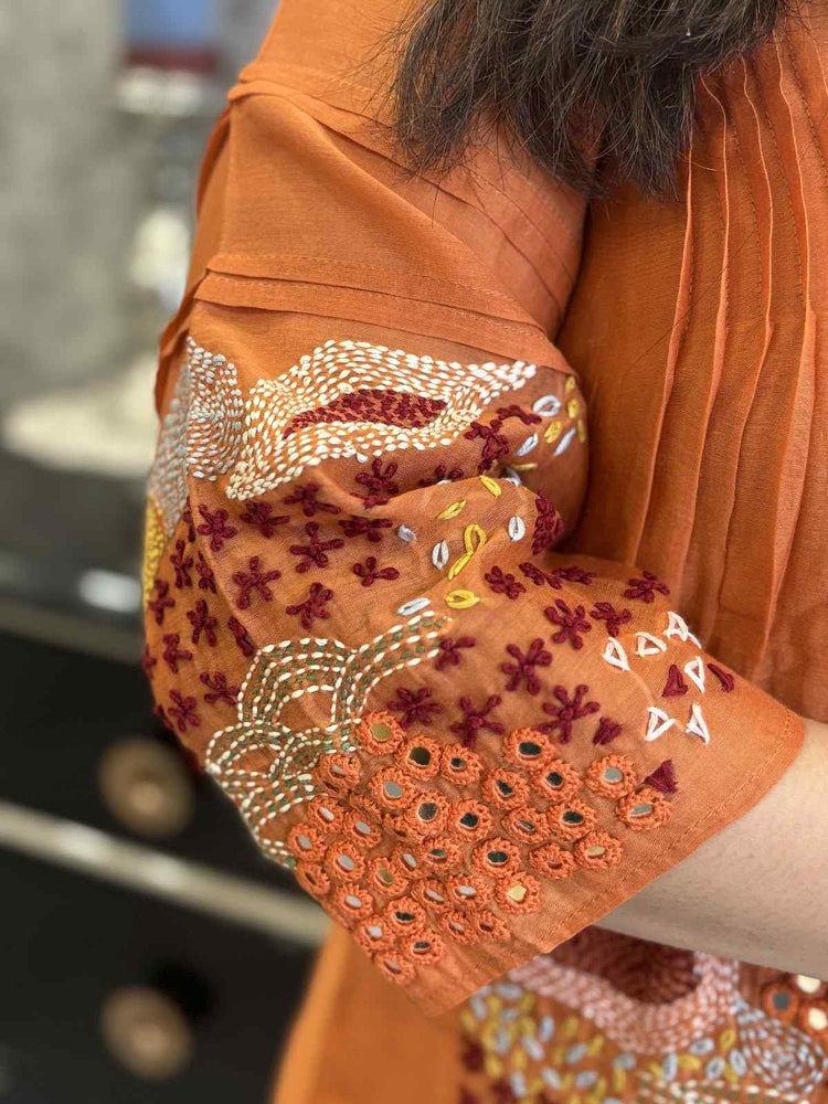 pure-banaras-mul-chanderi-hand-embroidered-pant-set-rust-4