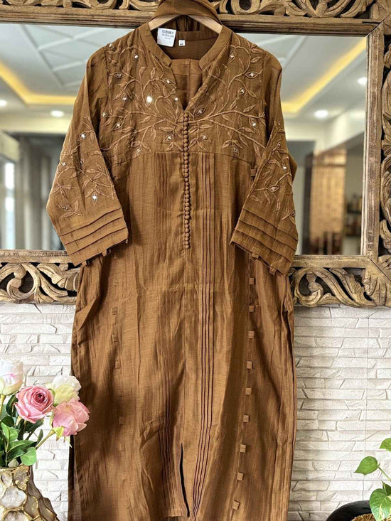 pure-banaras-mul-chanderi-hand-embroidered-straight-fit-suit-set-with-mul-cotton-lining-brown-1