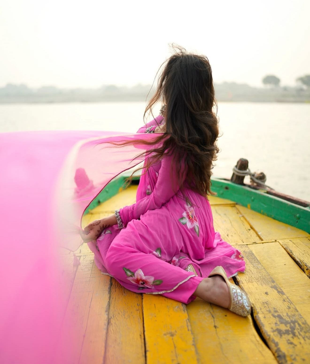 pure-chiffon-hand-brush-paint-embroidered-alia-cut-suit-set-pink-3