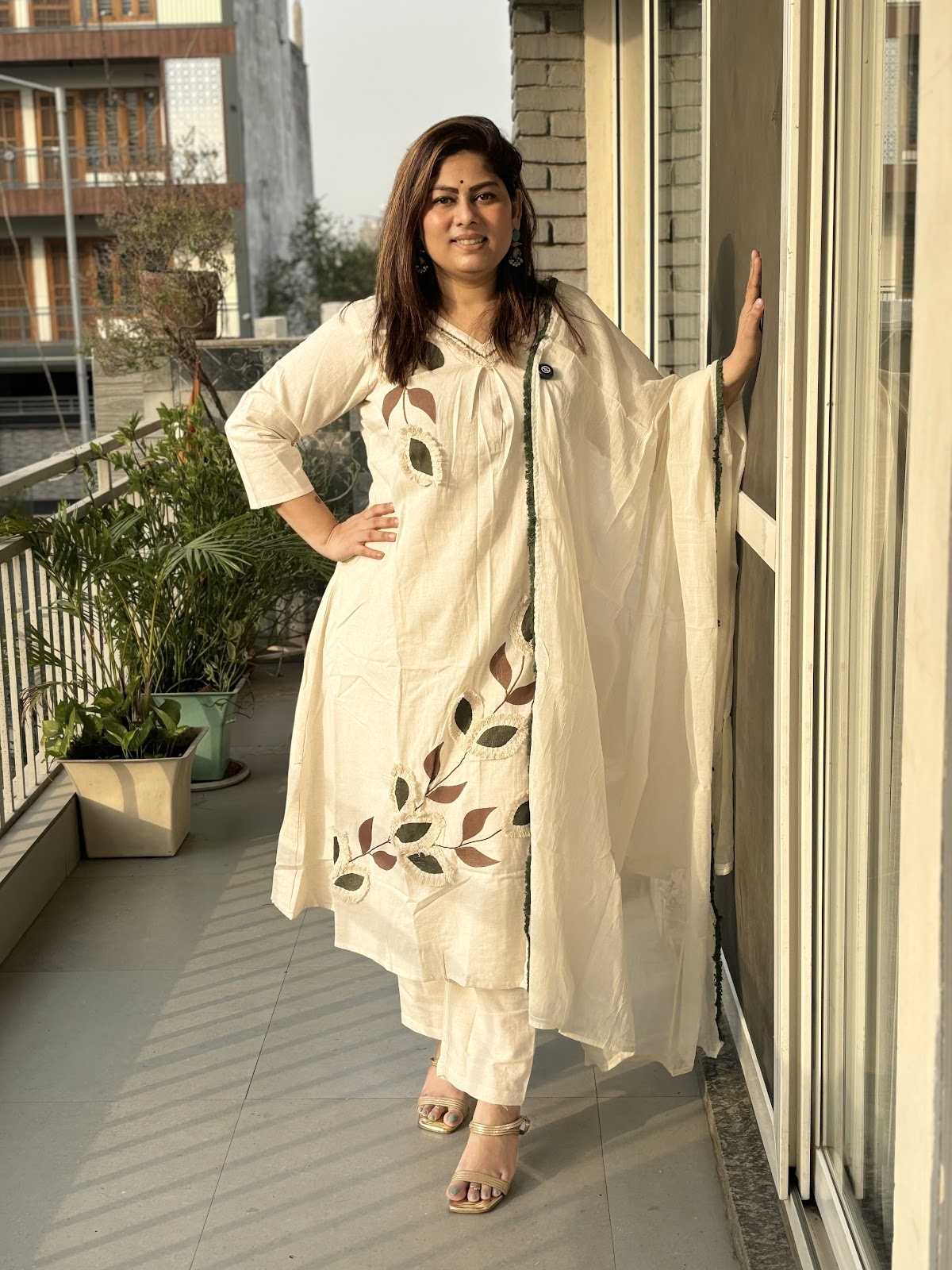pure-cotton-a-line-embroidered-suit-set-paired-with-mul-cotton-dupatta-with-fringe-lace-ivory-1