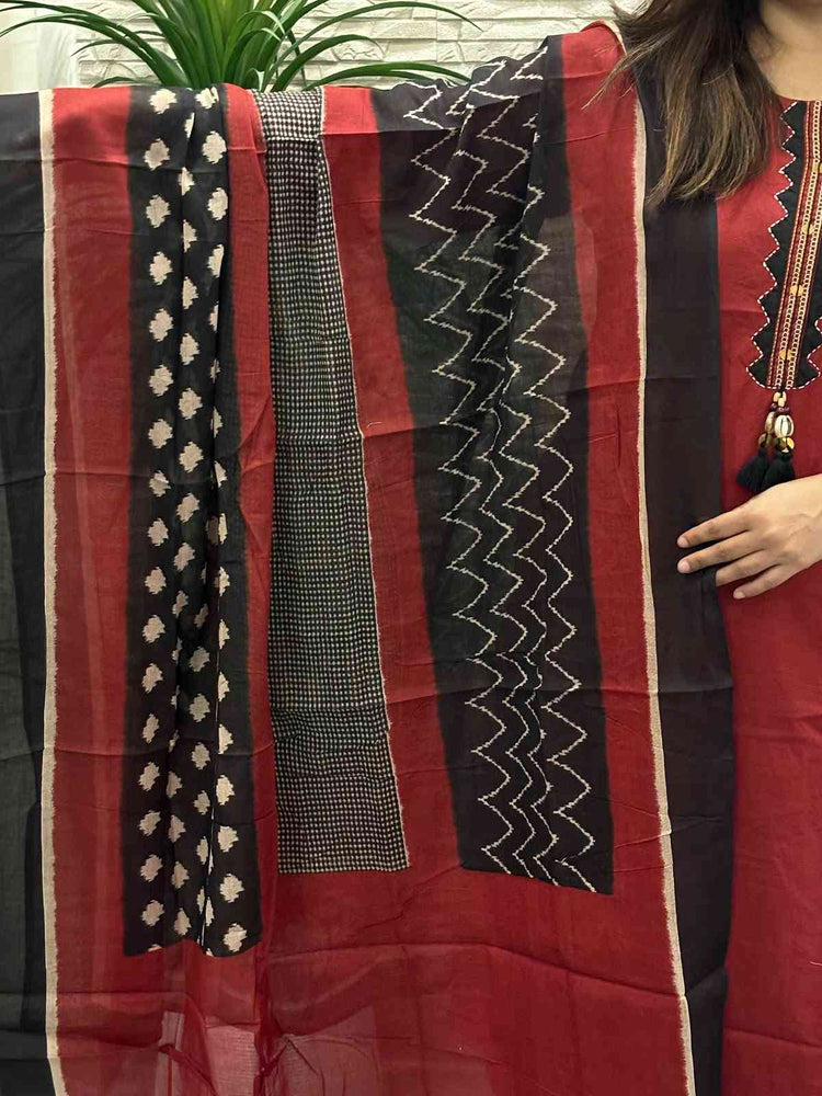 pure-cotton-a-line-suit-set-with-ikkat-print-mul-cotton-dupatta-maroon-4