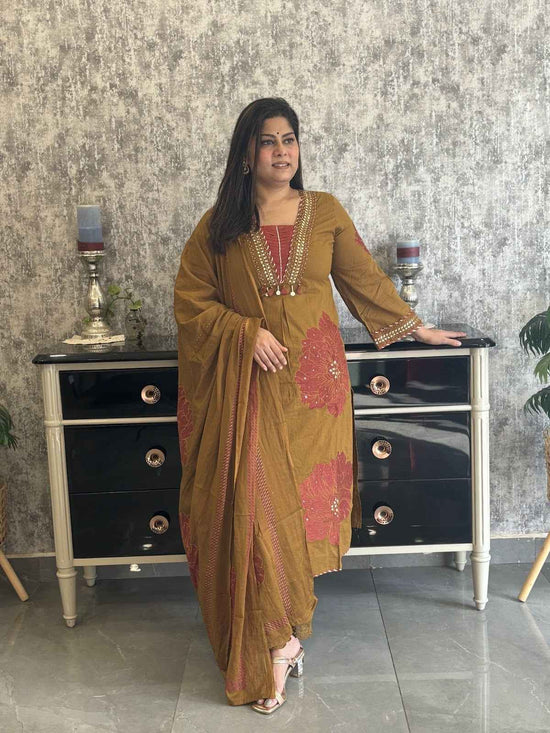 pure-cotton-appliquÃ©-work-embroidered-suit-set-paired-with-mul-cotton-hand-brush-paint-dupatta-mustard-brown-1