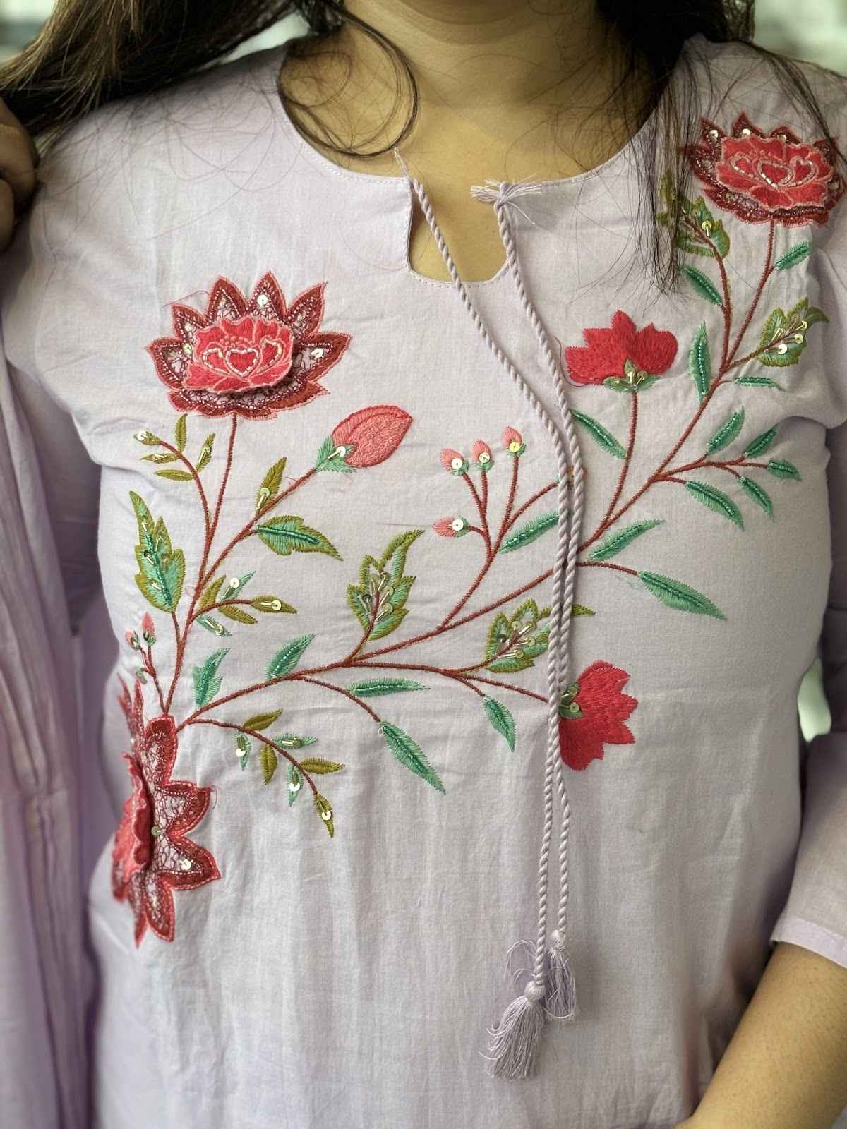 pure-cotton-applique-work-straight-fit-suit-set-with-mul-cotton-lining-lavender-2