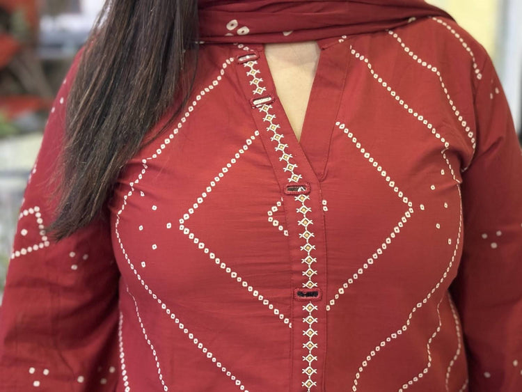 pure-cotton-bandhni-print-hand-embroidered-suit-set-with-bell-sleeves-shell-detailing-paired-with-farshi-salwar-maroon-2