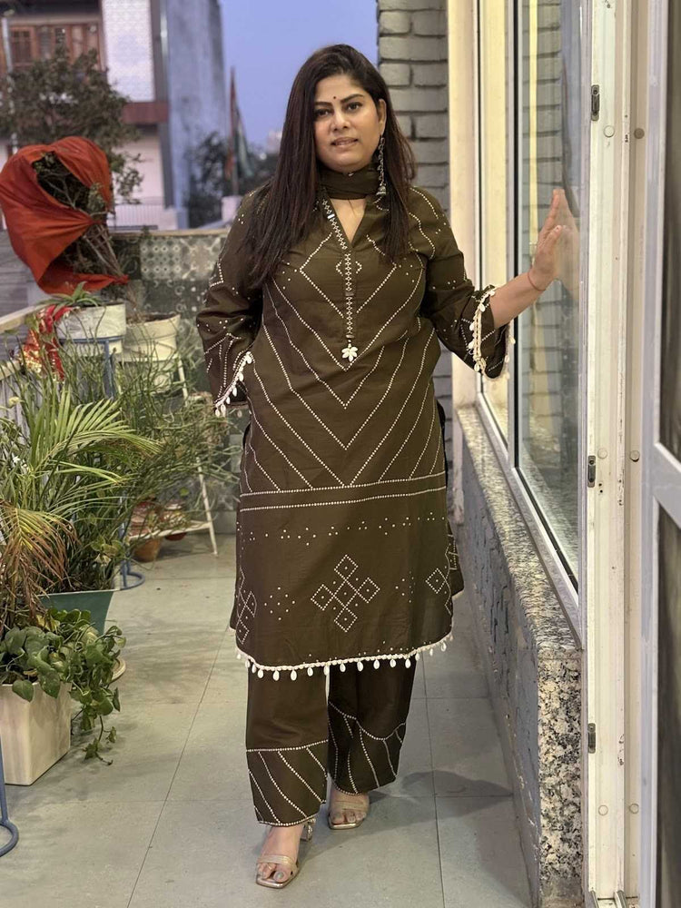 pure-cotton-bandhni-print-hand-embroidered-suit-set-with-bell-sleeves-shell-detailing-paired-with-farshi-salwar-mehendi-green-1