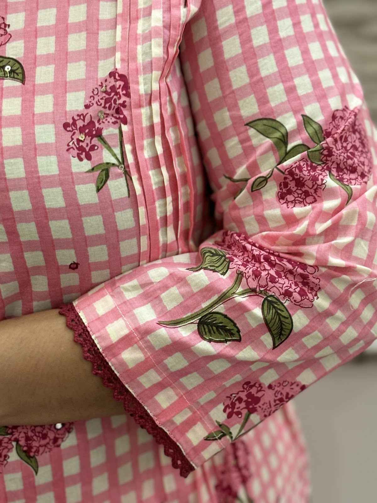 pure-cotton-check-print-embroidered-suit-set-paired-with-hand-block-soft-kota-doria-dupatta-pink-4