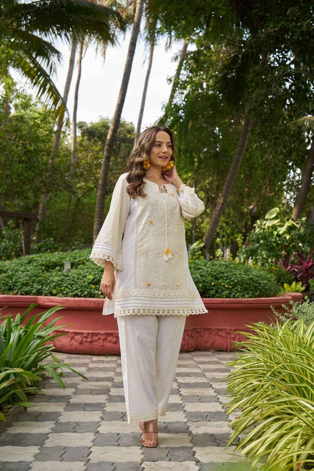 pure-cotton-co-ord-set-with-3d-embroidery-cotton-lining-off-white-1