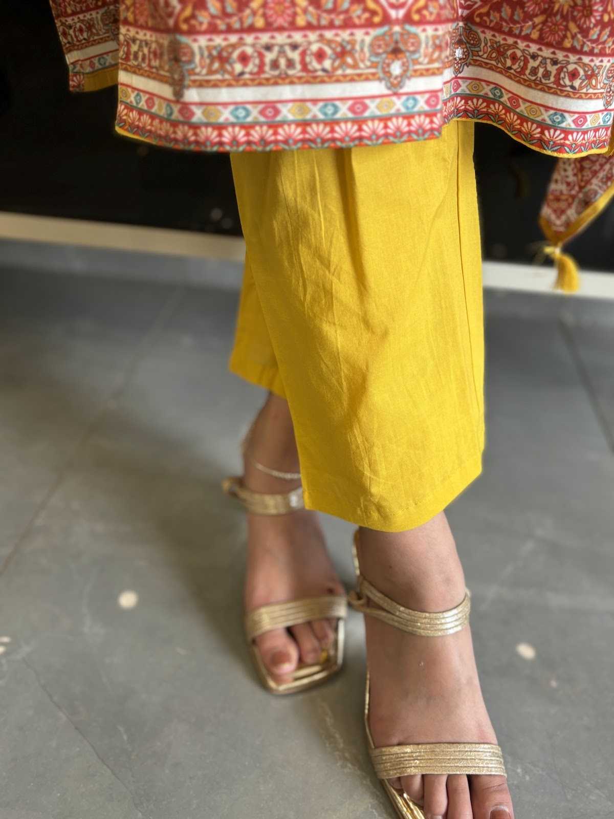 pure-cotton-digital-print-hand-embroidered-suit-set-mustard-yellow-5