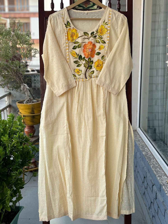 pure-cotton-dobby-hand-painted-embroidered-kurta-with-separate-mul-cotton-inner-pastel-yellow-1