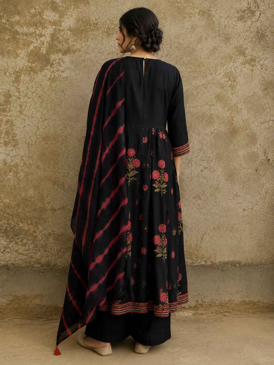 pure-cotton-hand-block-print-anarkali-paired-with-mul-cotton-shibori-print-dupatta-black-4