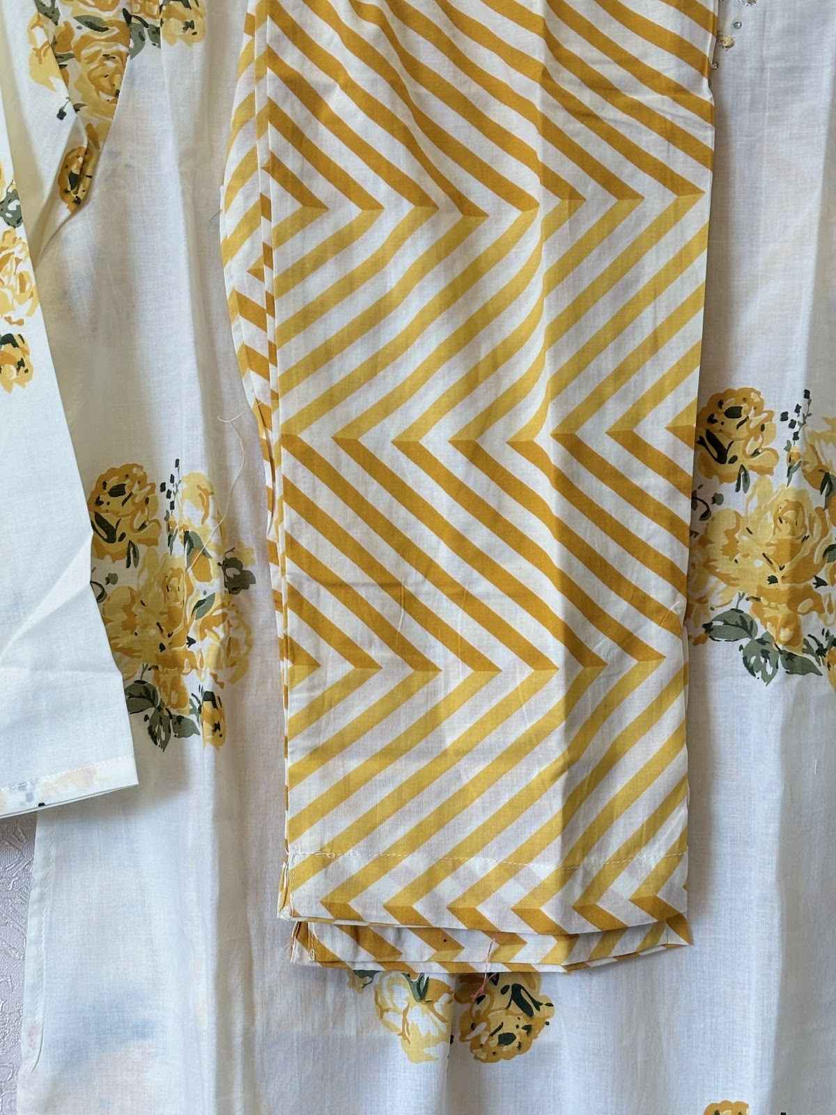 pure-cotton-hand-embroidered-floral-print-suit-set-with-embroidered-scalloped-mul-cotton-dupatta-yellow-3