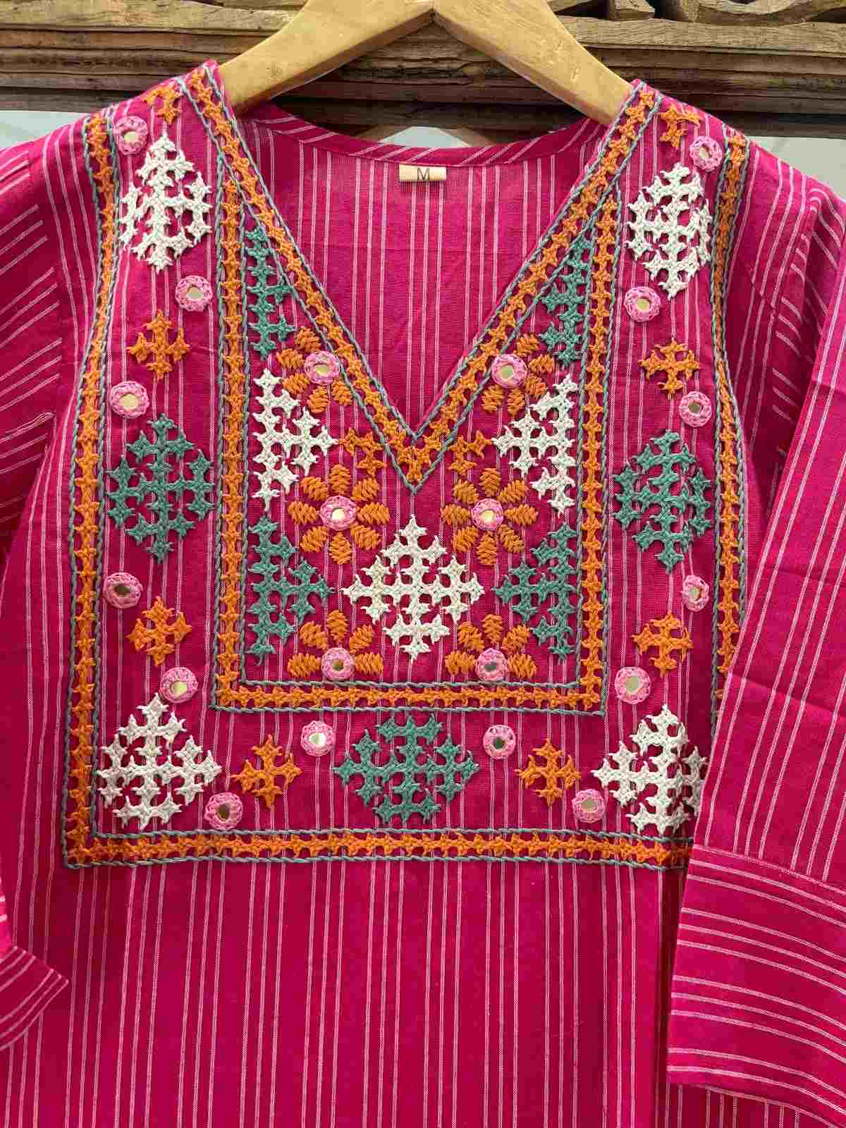 pure-cotton-handloom-hand-embroidered-kurta-rani-pink-2