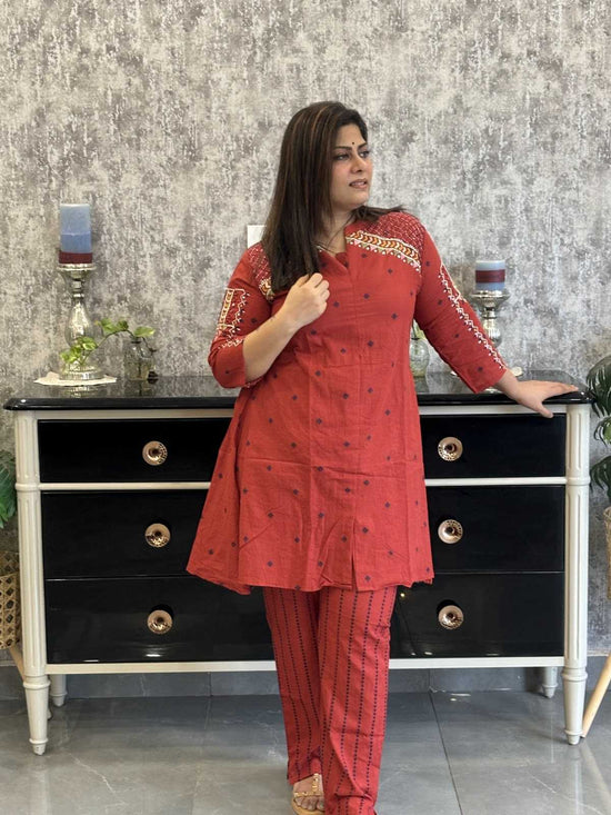 pure-cotton-handloom-jamdani-co-ord-set-with-hand-work-rust-1