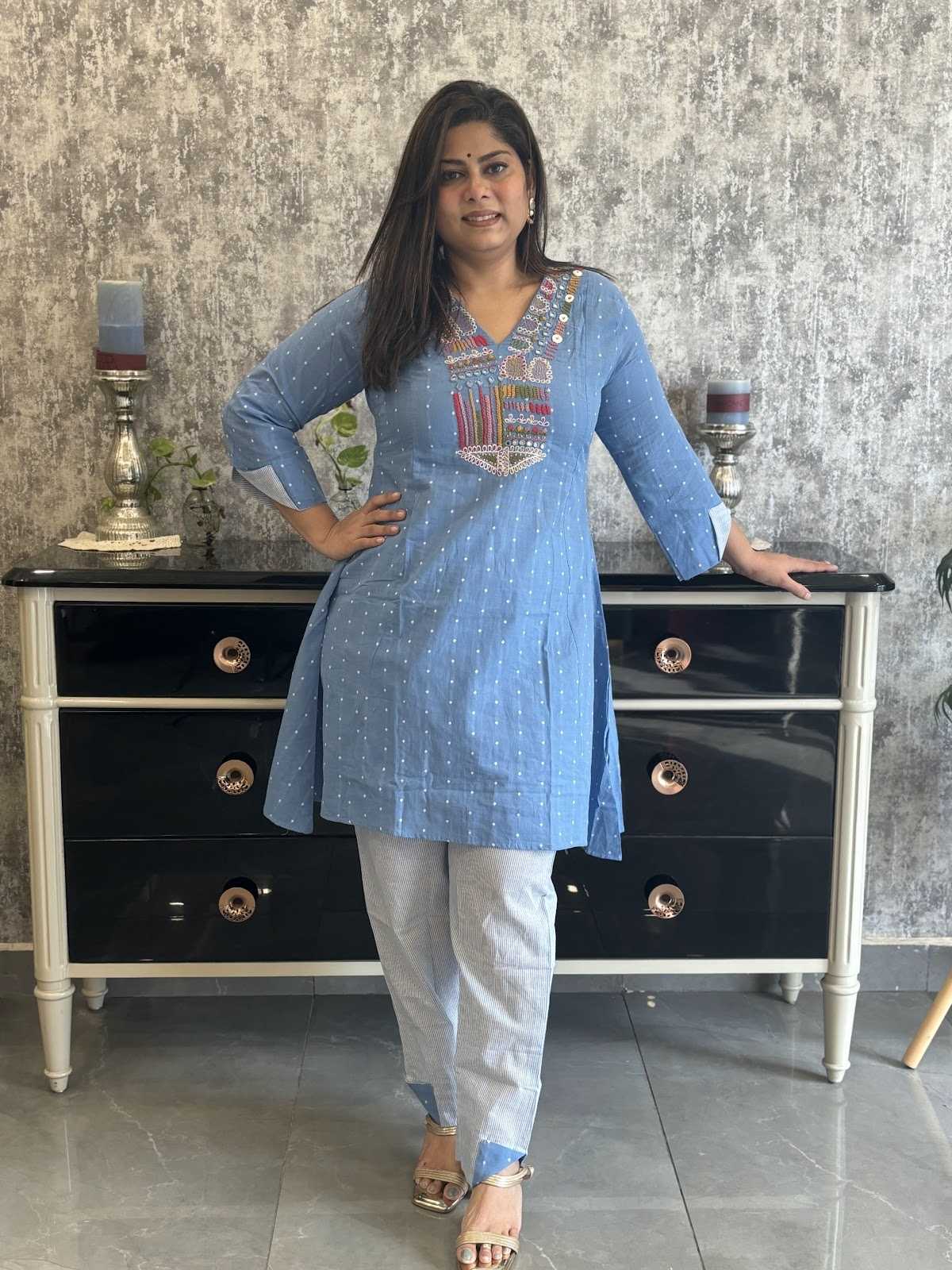 pure-cotton-handloom-jamdani-hand-embroidered-co-ord-set-blue-1