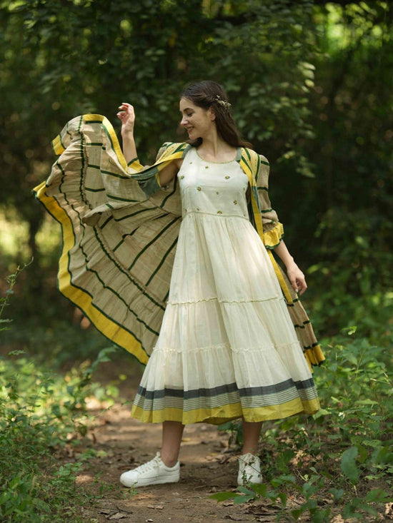 pure-cotton-handloom-jamdani-weave-shrug-dress-with-hand-embroidered-inner-1