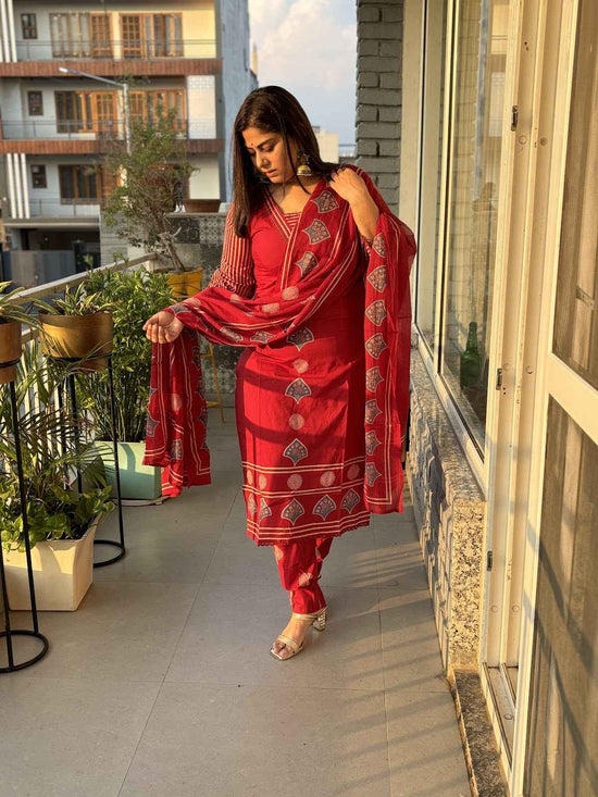 pure-cotton-printed-straight-fit-cotton-suit-maroon-1