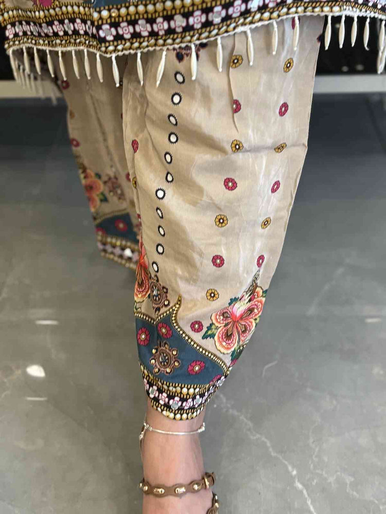 pure-crape-pakistani-print-embroidered-suit-set-paired-with-chiffon-dupatta-6