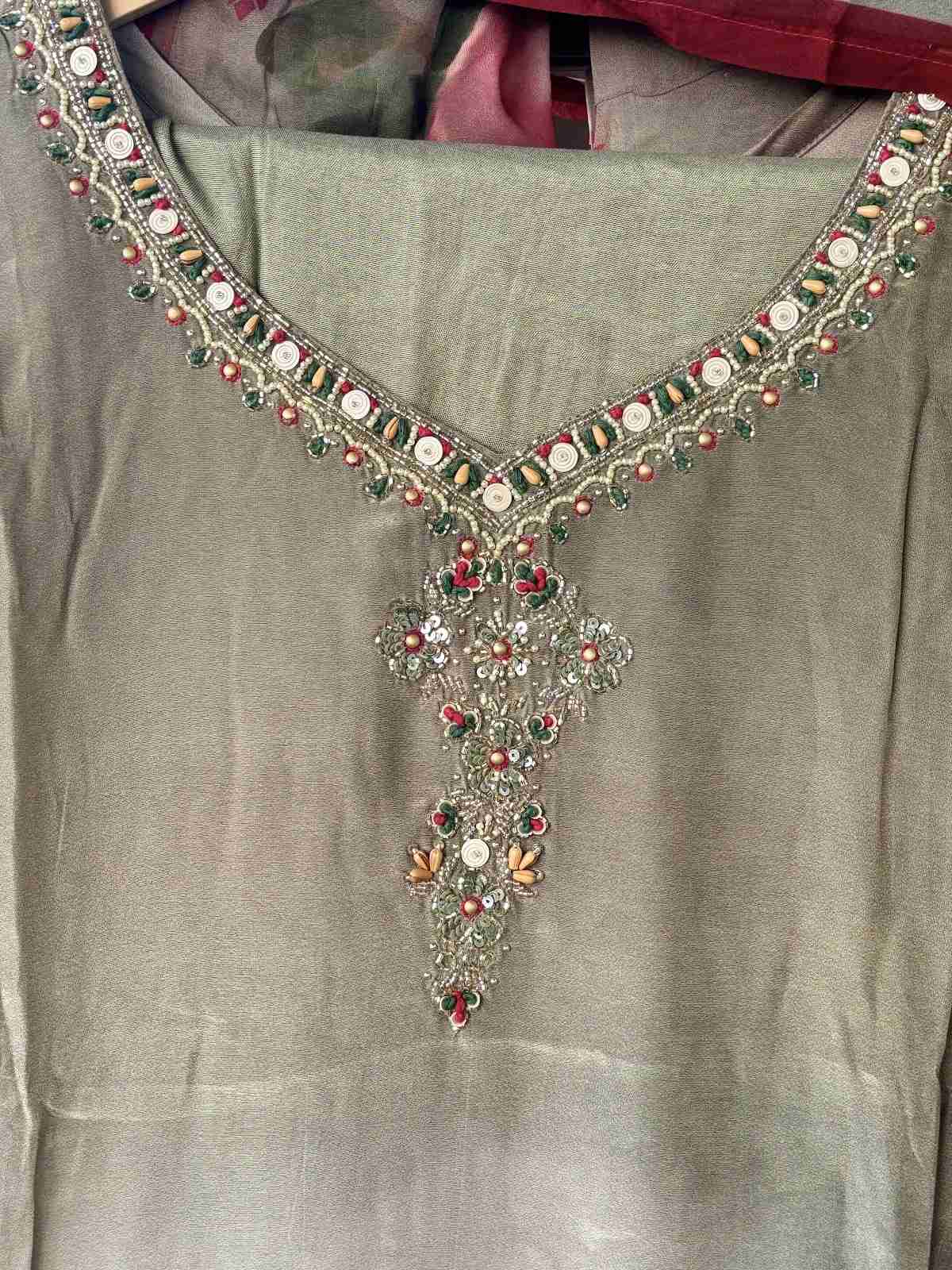 pure-crepe-hand-embroidered-digital-print-suit-set-paired-with-pure-organza-dupatta-cheeku-2