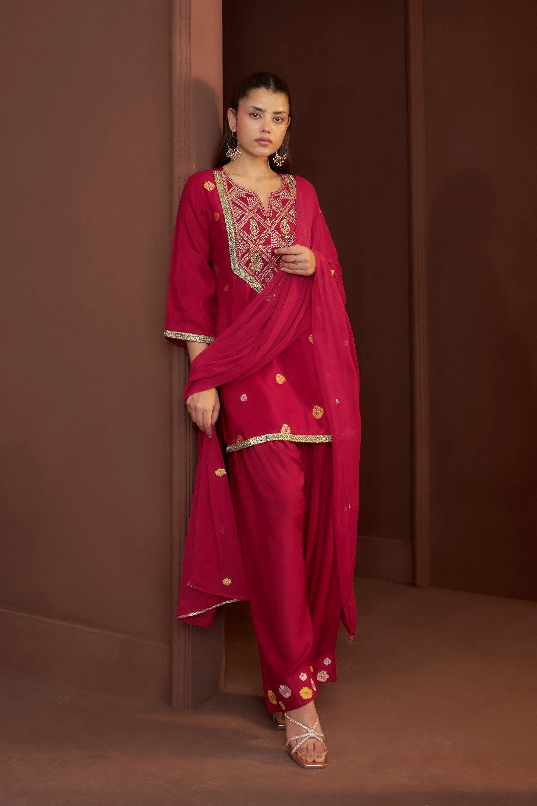 pure-crepe-hand-embroidered-jaquard-bandhni-look-weaving-farshi-suit-set-paired-with-pure-chiffon-dupatta-red-1