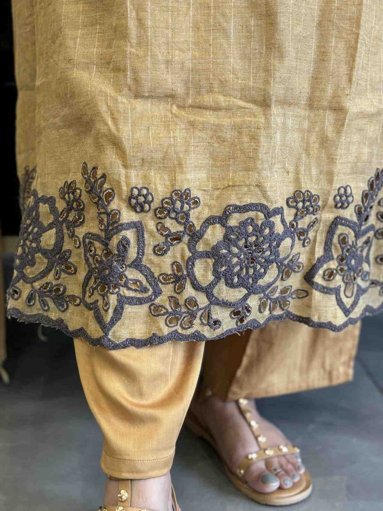 pure-jute-linen-embroidered-appliquÃ©-work-suit-set-with-chanderi-dupatta-mustard-2