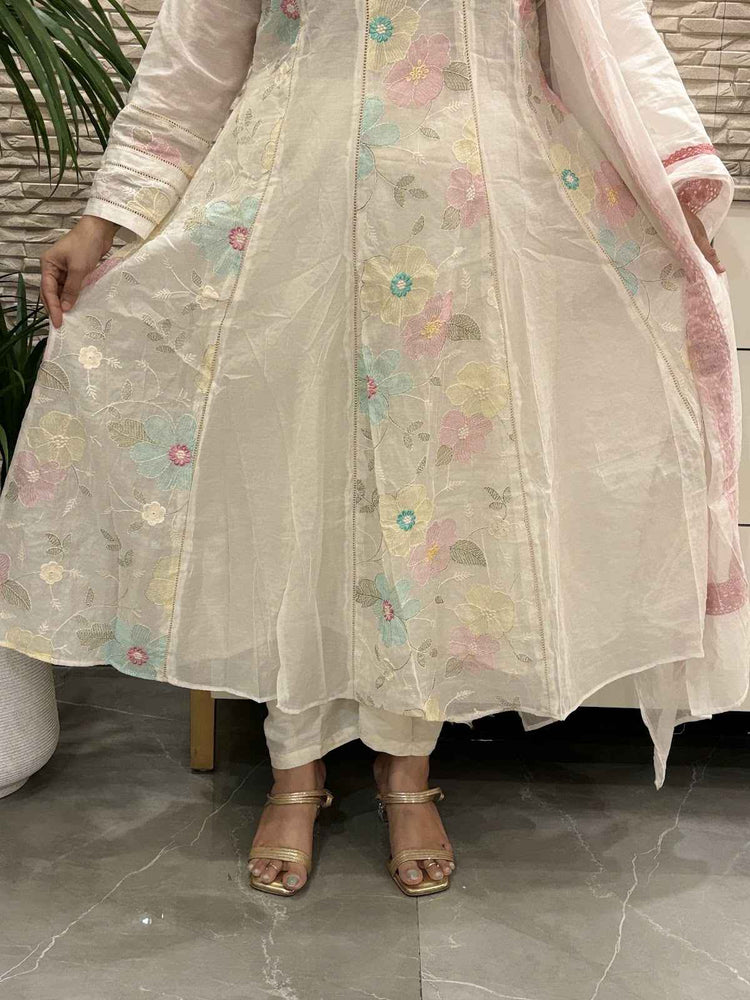 pure-mul-chanderi-embroidered-anarkali-with-cotton-lining-off-white-4
