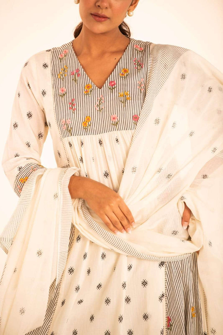 pure-mul-cotton-a-line-jamdani-print-embroidered-suit-set-white-3