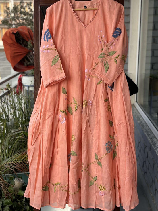 pure-mul-cotton-appliquÃ©-work-anarkali-dress-with-lining-peach-1
