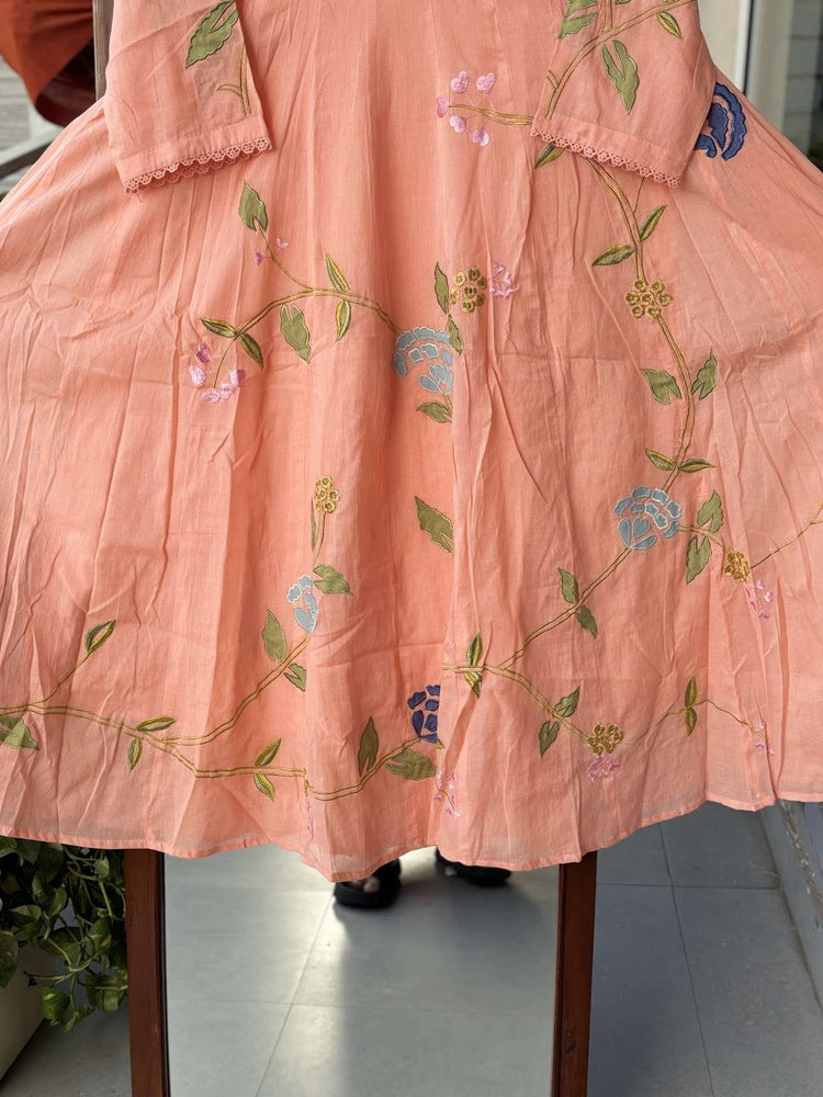 pure-mul-cotton-appliquÃ©-work-anarkali-dress-with-lining-peach-2