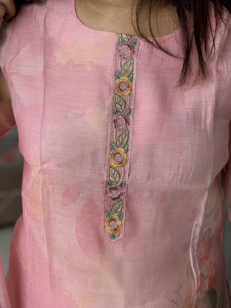 pure-muslin-digital-floral-print-embroidered-straight-fit-suit-set-with-mul-cotton-lining-baby-pink-2