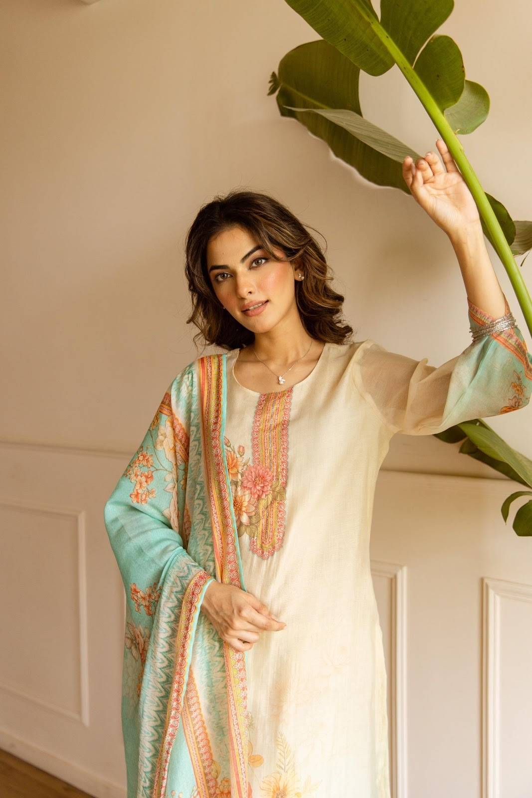 pure-muslin-digital-print-straight-fit-suit-set-with-mul-cotton-lining-ivory-and-blue-4