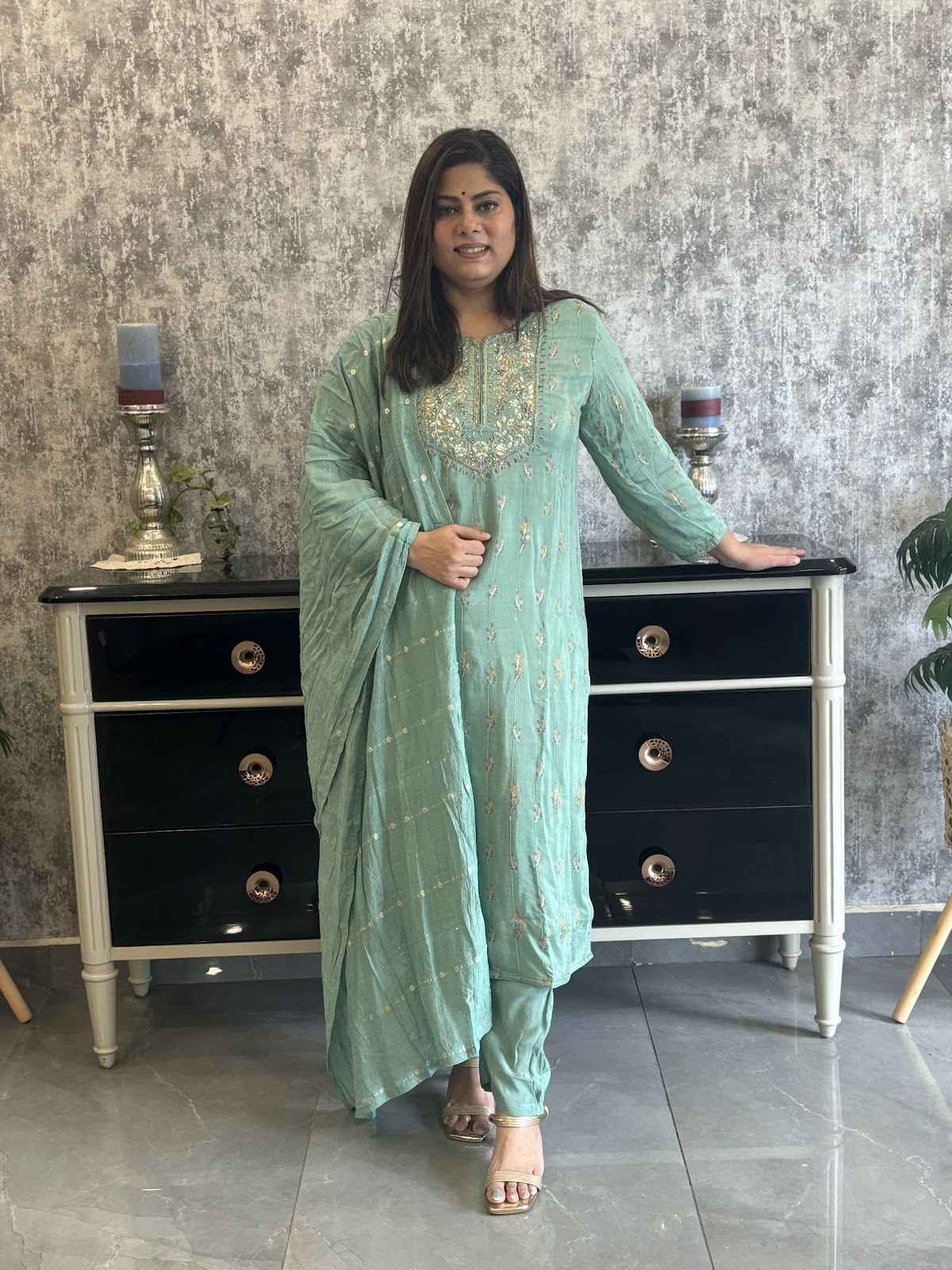 pure-muslin-jacquard-gota-patti-work-suit-set-rama-green-1