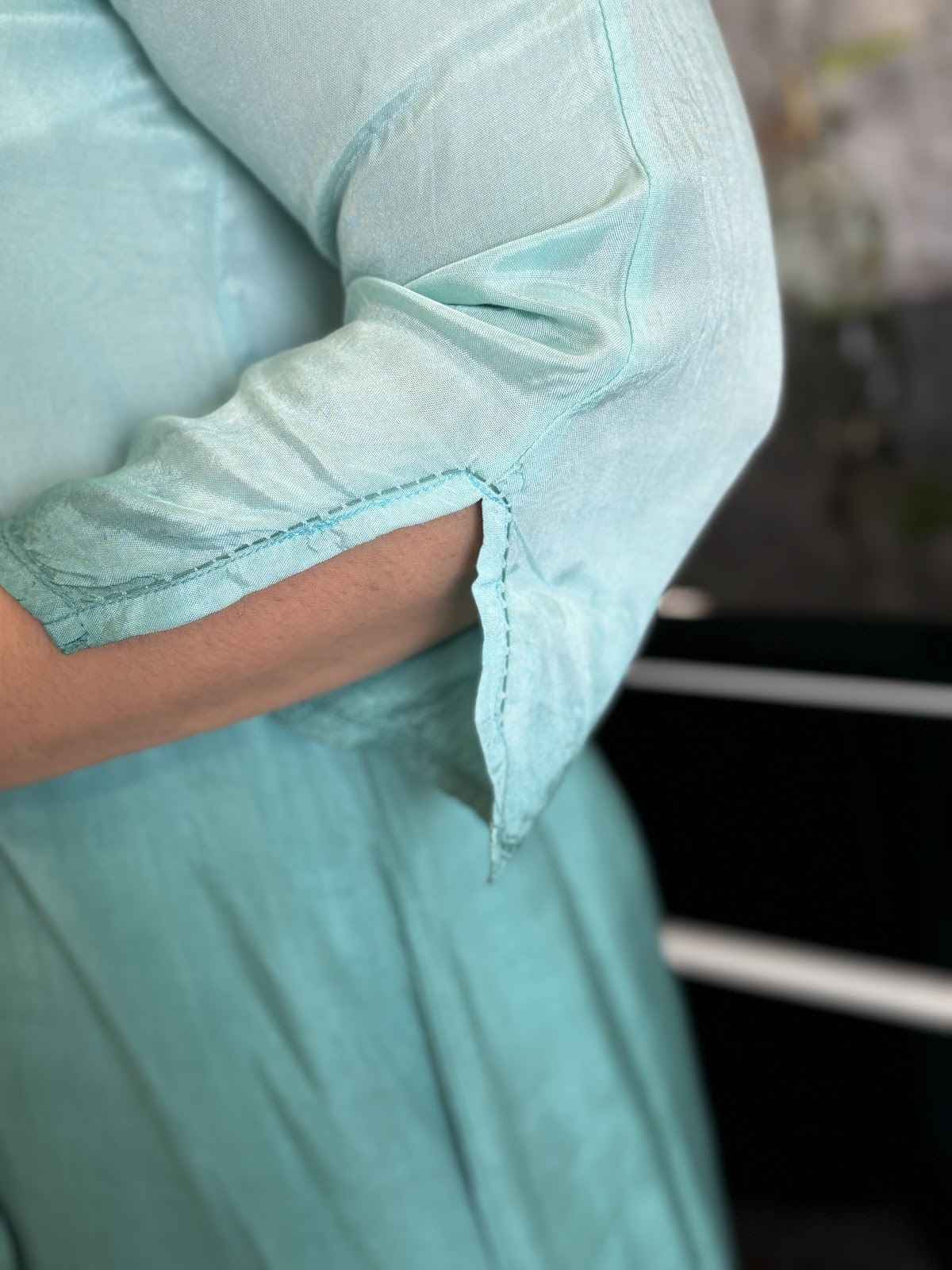 pure-muslin-ombre-shade-c-cut-dress-with-separate-inner-stole-green-3