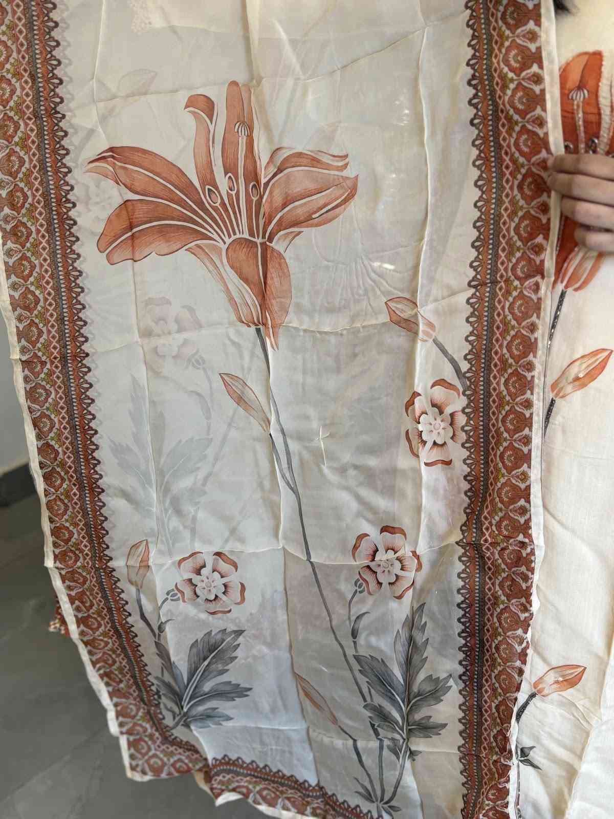 pure-tissue-organza-digital-print-hand-embroidered-suit-set-yellowish-ivory-3