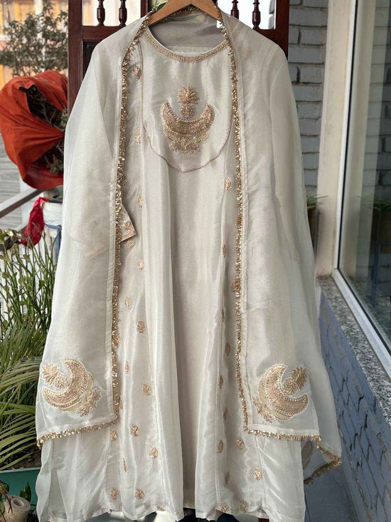 pure-tissue-organza-hand-embroidered-anarkali-paired-with-tissue-organza-motif-embroidered-dupatta-silver-grey-1