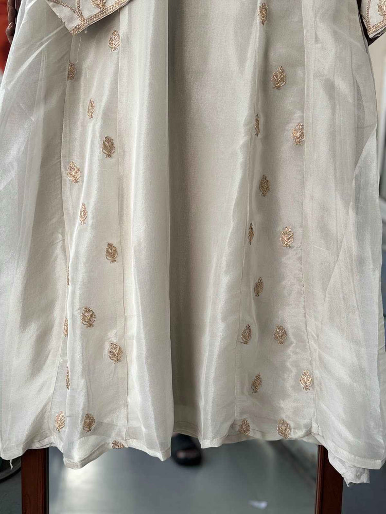 pure-tissue-organza-hand-embroidered-anarkali-paired-with-tissue-organza-motif-embroidered-dupatta-silver-grey-4