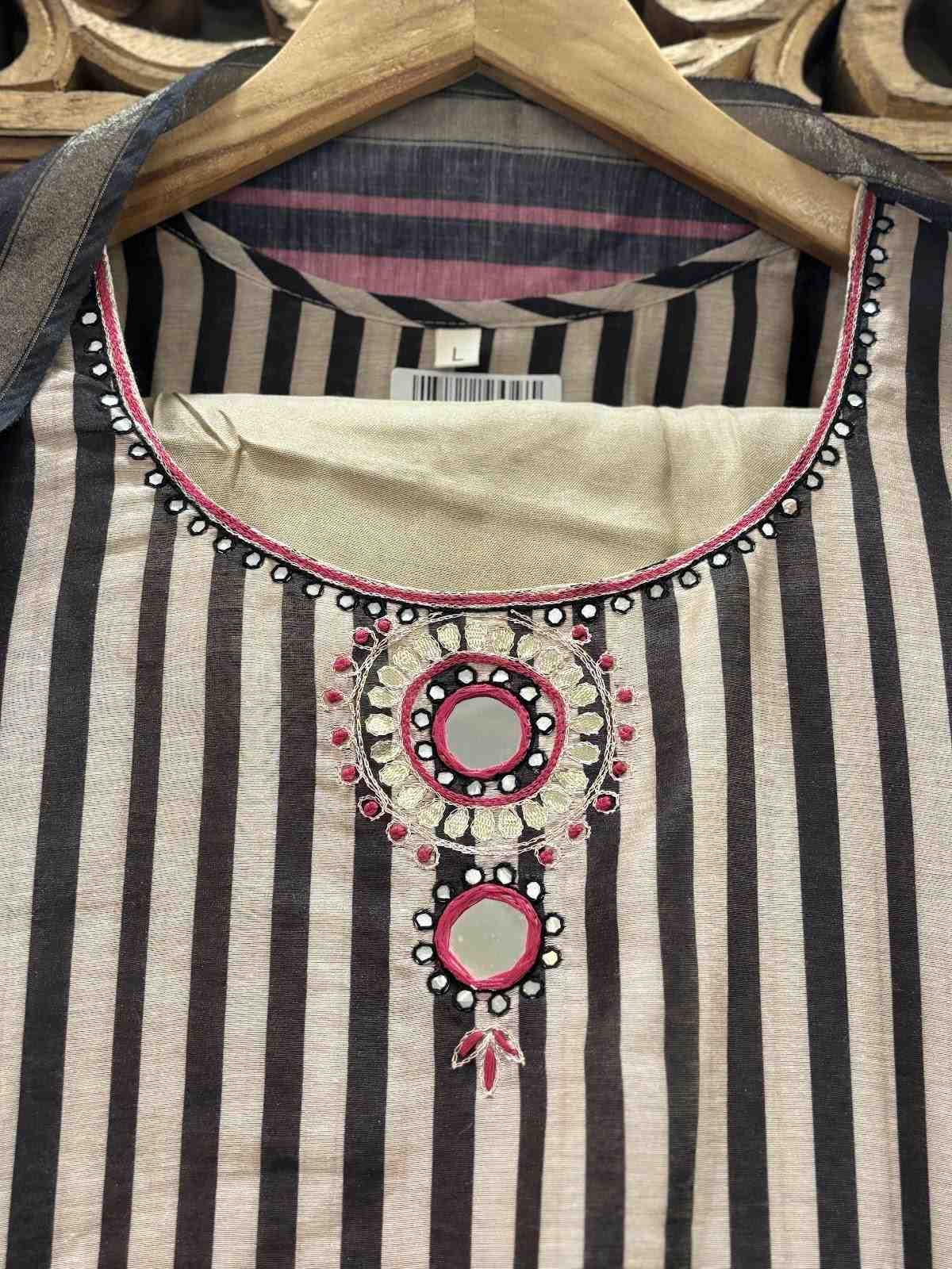 soft-chanderi-stripes-print-embroidered-straight-fit-suit-set-paired-with-chanderi-digital-print-dupatta-rani-2