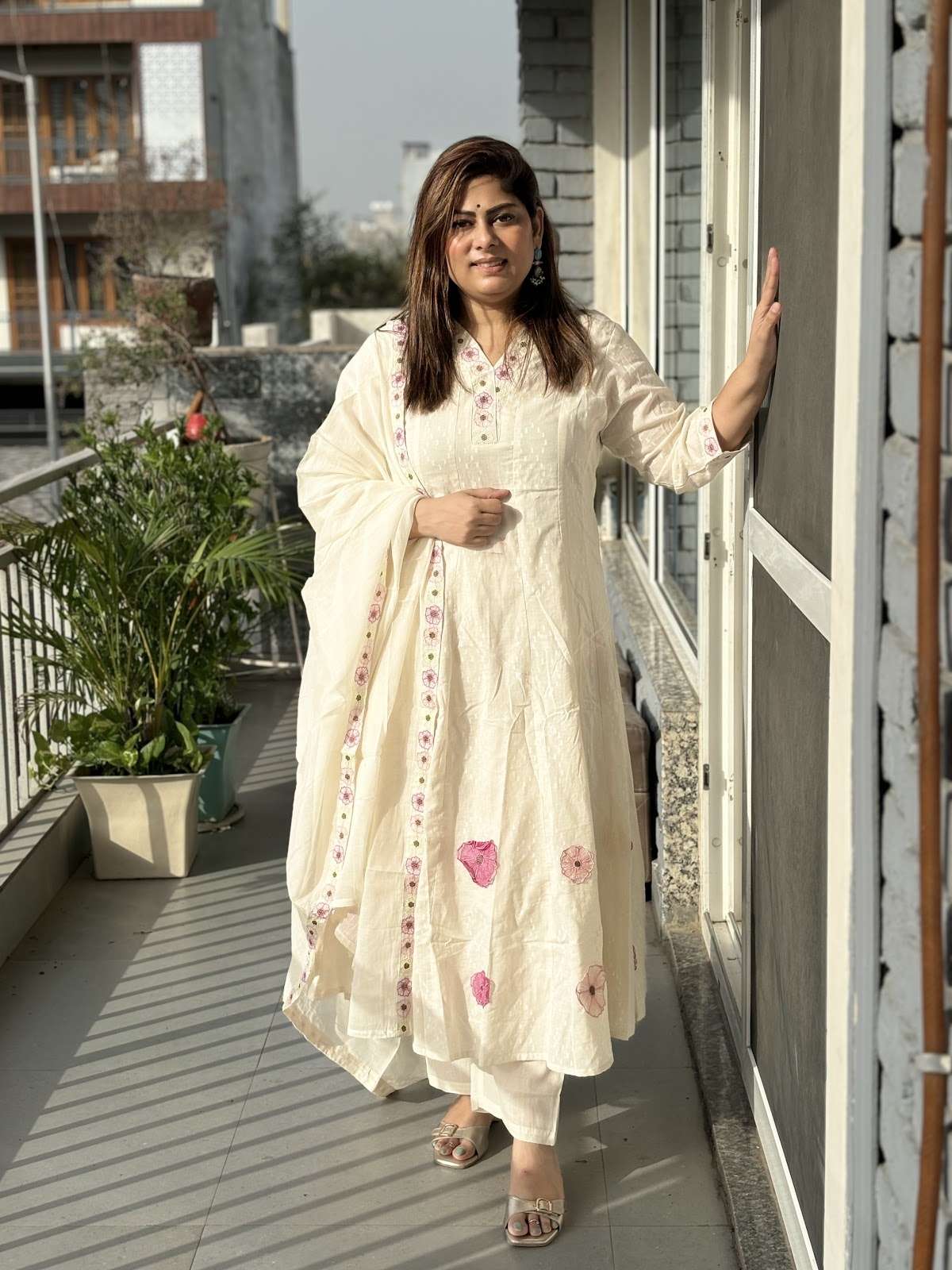 soft-kora-dobby-cotton-applique-work-anarkali-with-mul-cotton-lining-ivory-1
