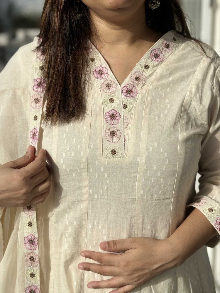 soft-kora-dobby-cotton-applique-work-anarkali-with-mul-cotton-lining-ivory-2