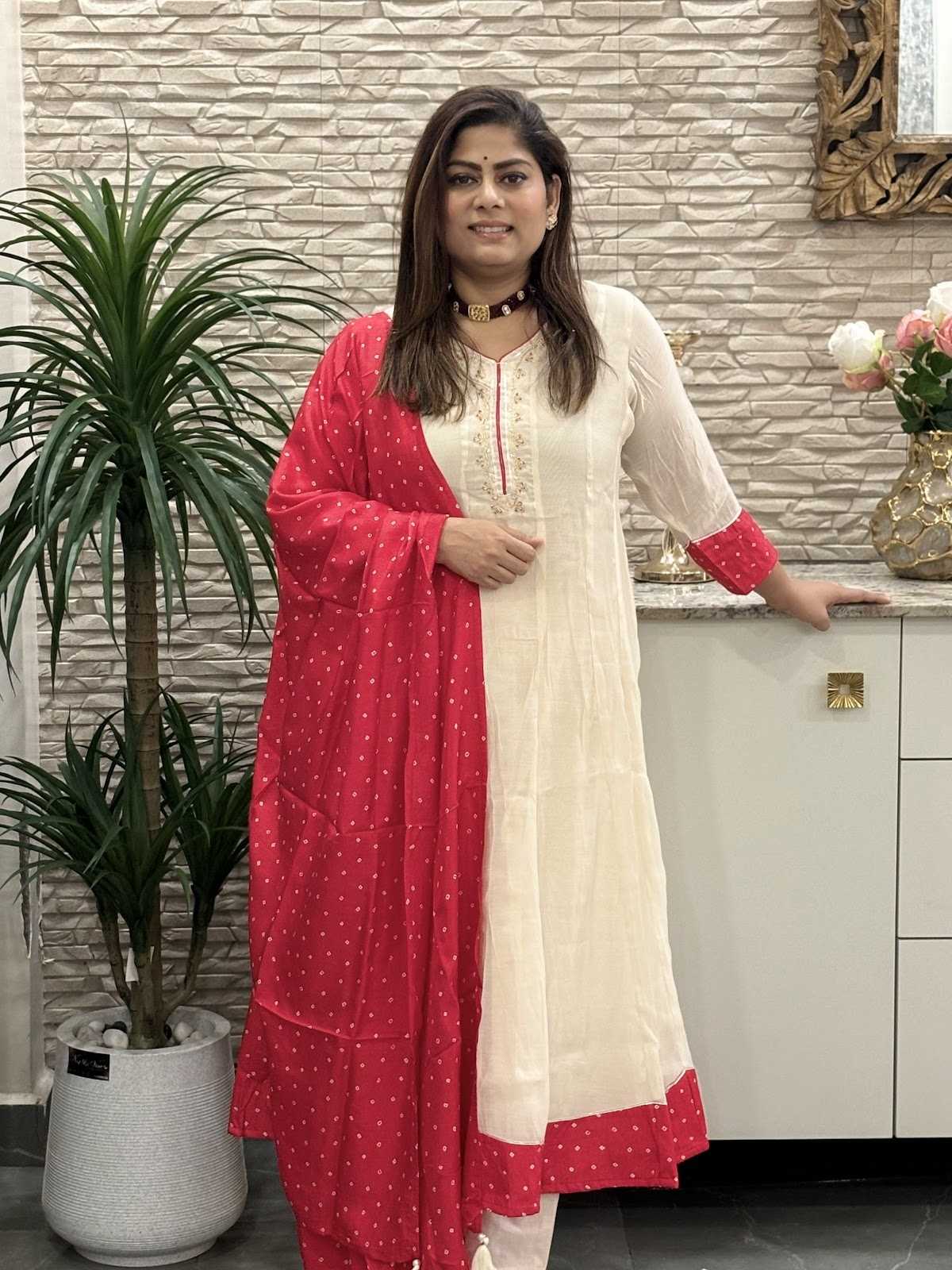 surat-mul-chanderi-embroidered-anarkali-with-mul-cotton-lining-paired-with-bandhni-print-dupatta-kurta-borders-off-white-1