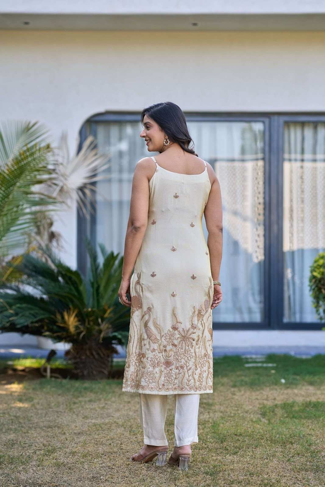 tissue-hand-embroidered-spaghetti-style-straight-fit-suit-set-ivory-3